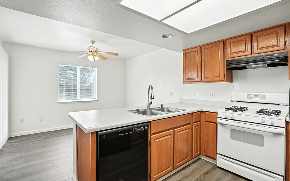 March Landing 1164 3x2.5 Kitchen